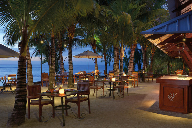 Victoria Beachcomber Resort & Spa 11