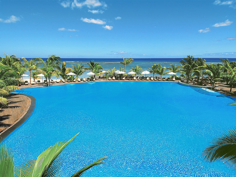 Victoria Beachcomber Resort & Spa 8