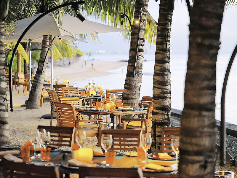 Victoria Beachcomber Resort & Spa 11