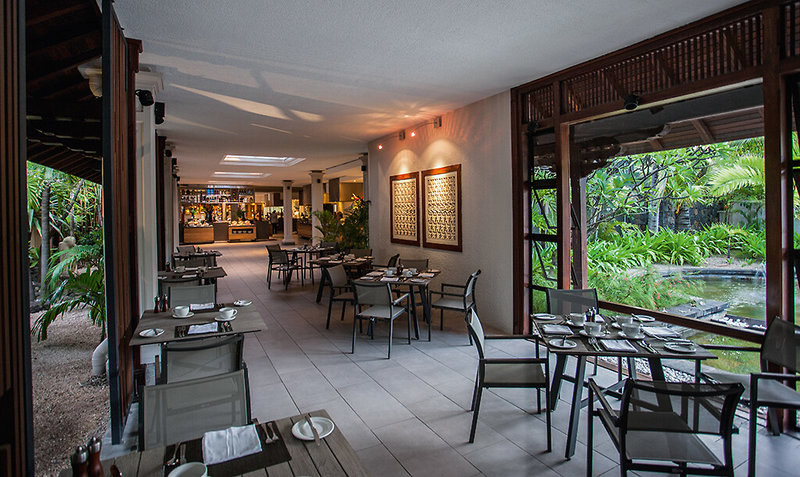 Paradis Beachcomber Golf Resort & Spa 9