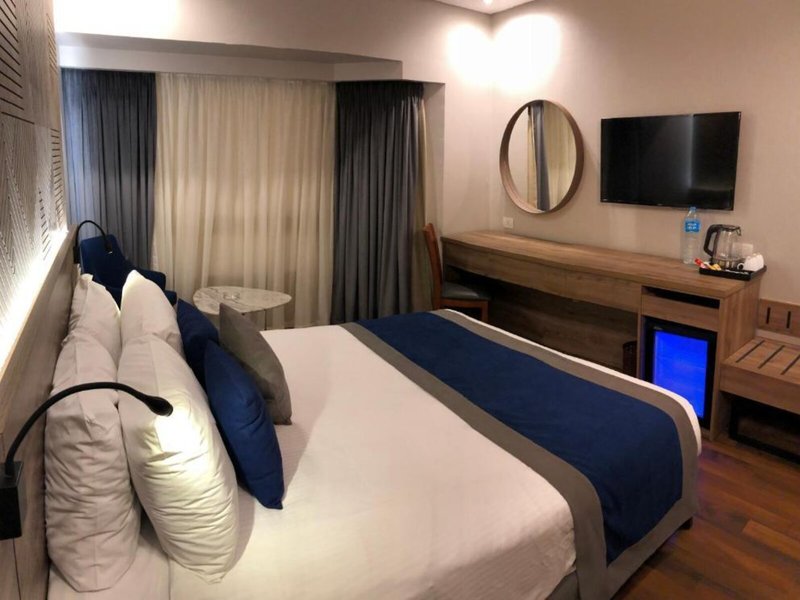 Pyramisa Suites Hotel Cairo & Casino 29 - Room Example