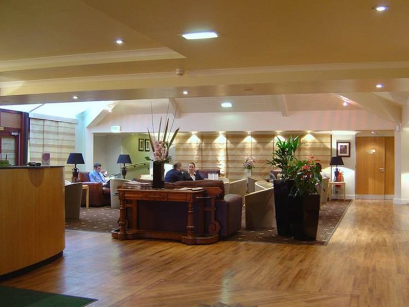 Holiday Inn Express Edinburgh Airport 5