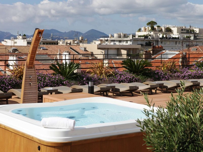 Best Western Plus Le Patio Des Artistes 8