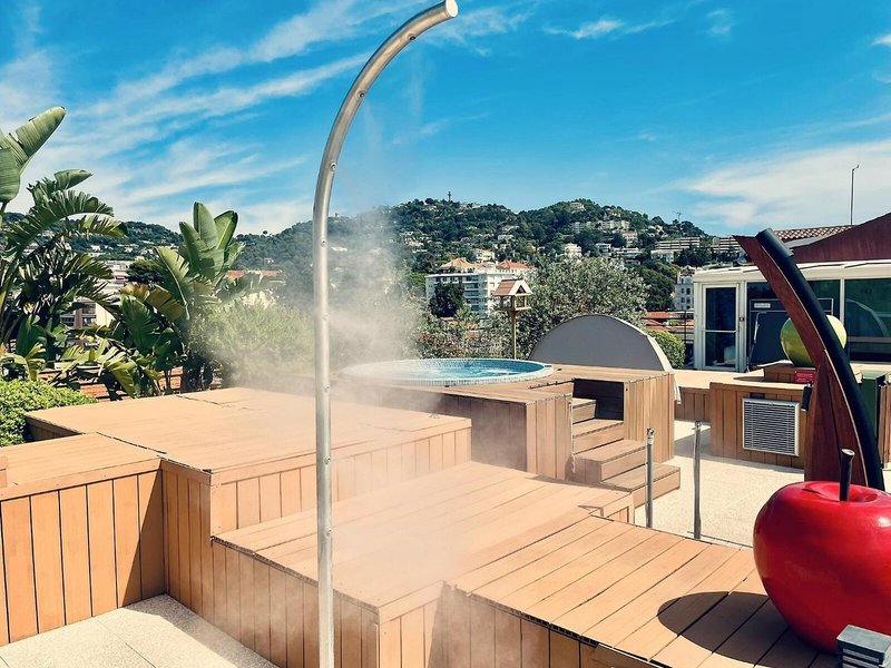 Best Western Plus Le Patio Des Artistes 10