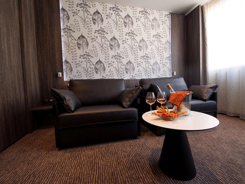 Best Western Plus Le Patio Des Artistes 37
