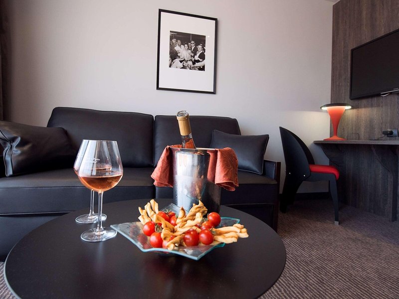 Best Western Plus Le Patio Des Artistes 12