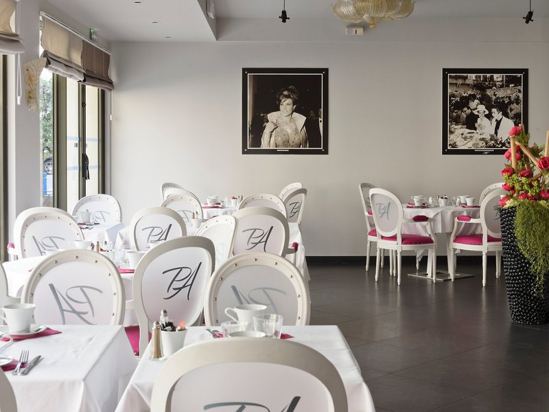 Best Western Plus Le Patio Des Artistes 13