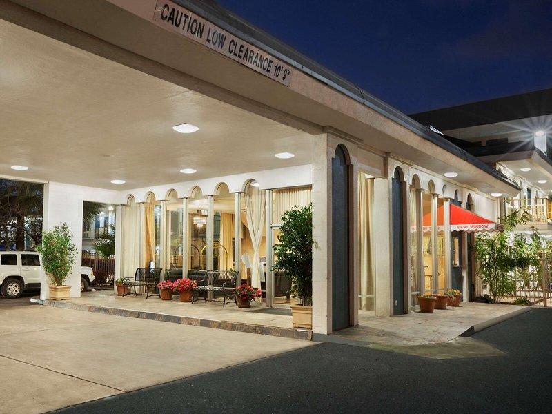 Travelodge Bakersfield 2