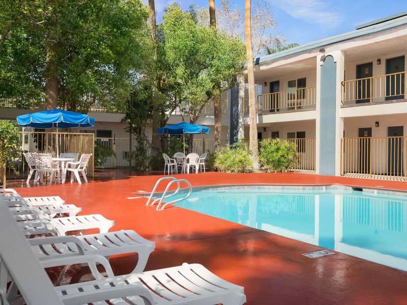 Travelodge Bakersfield 6