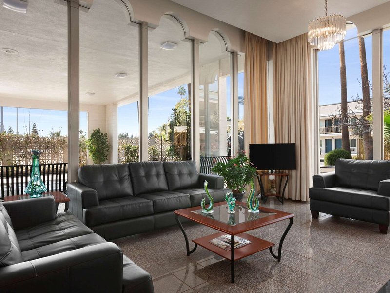 Travelodge Bakersfield 7