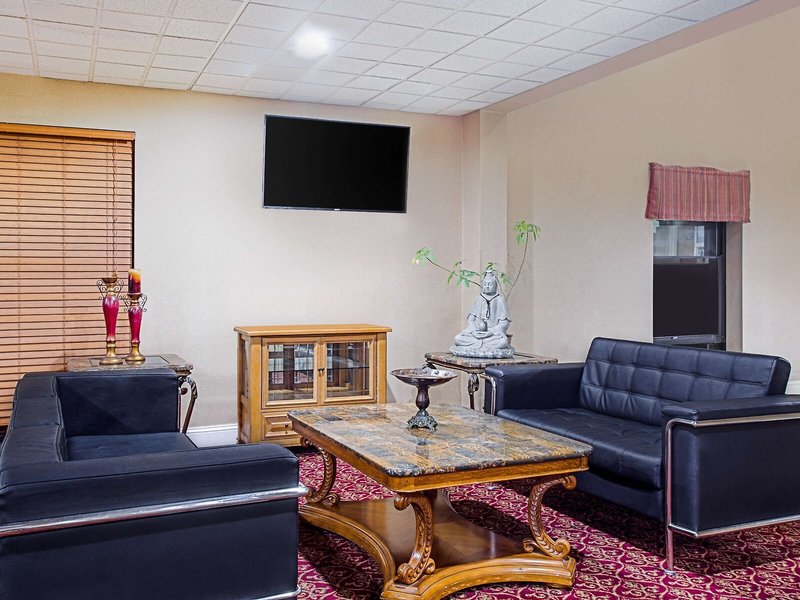 Travelodge Bakersfield 8