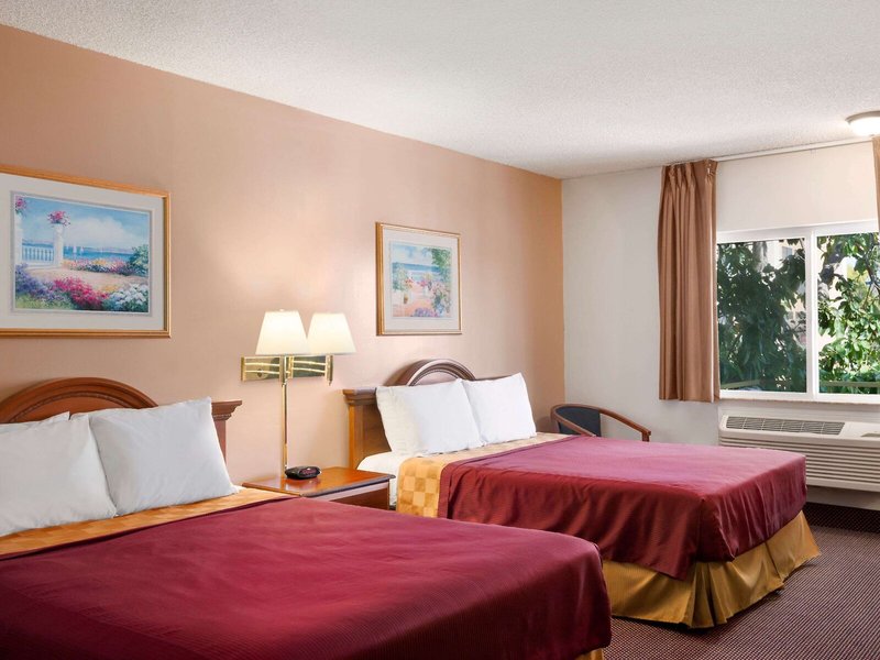 Travelodge Bakersfield 15