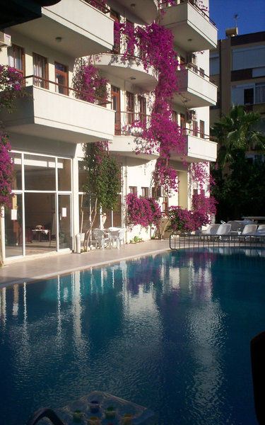 The S Apart & Suit Hotel 2