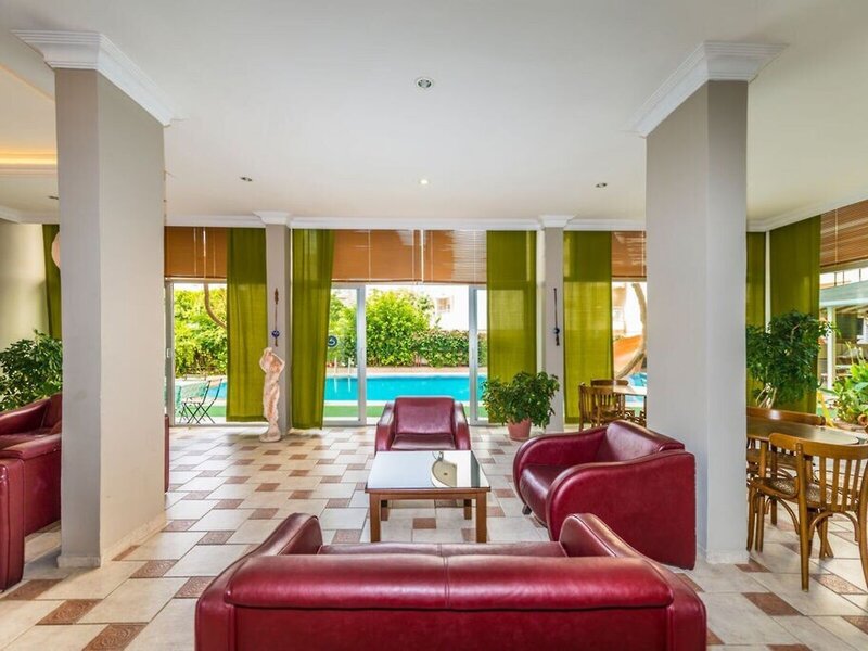 The S Apart & Suit Hotel 8