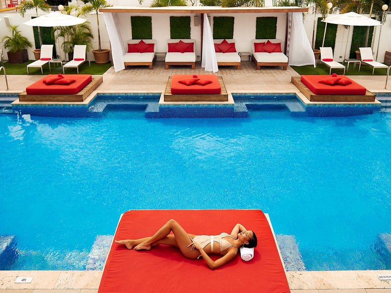 S Hotel Kingston 9