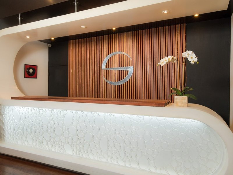S Hotel Kingston 19