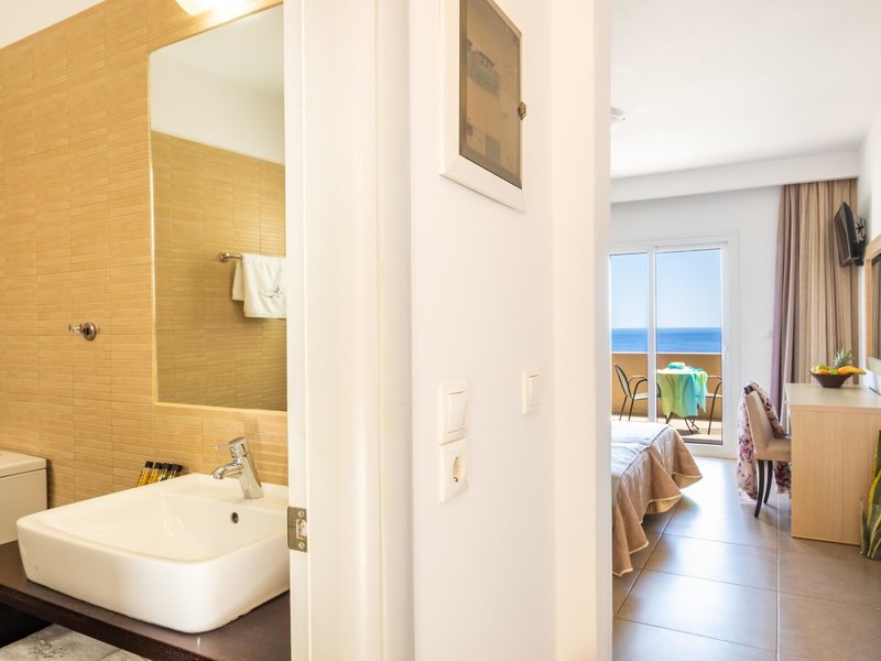 Apolis Beachscape Hotel 15