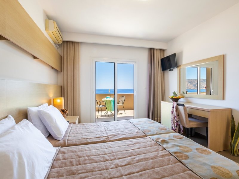 Apolis Beachscape Hotel 16