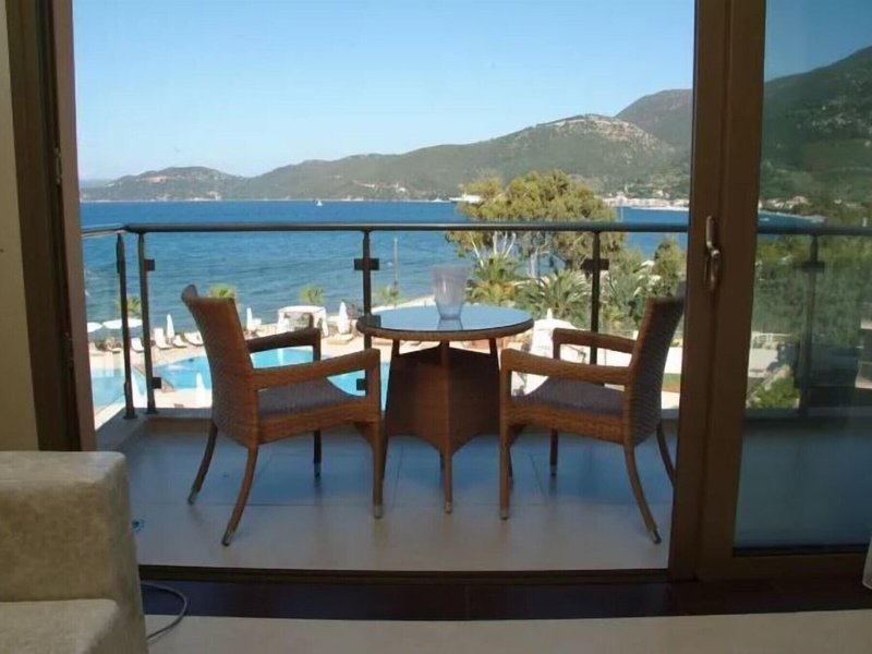 Ionian Emerald 2