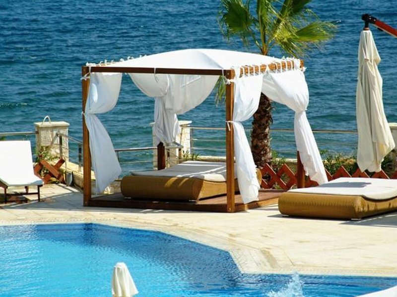 Ionian Emerald 8