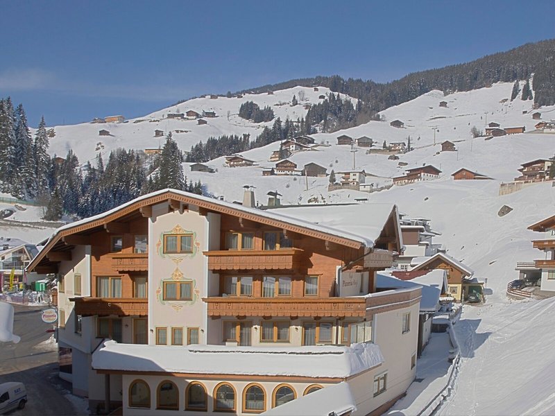 Aparthotel Garni Dorfplatzl 2