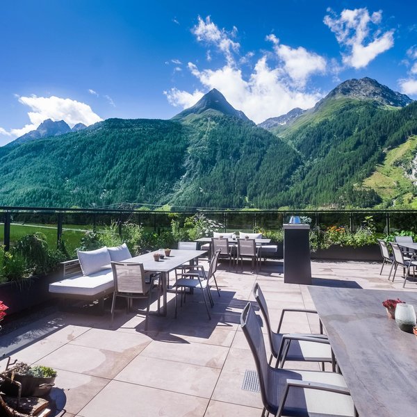 Hotel Vier - Studios & Restaurant 3