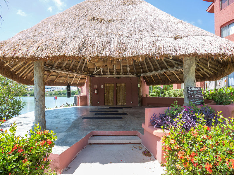 Selina Cancun Laguna Hotel Zone 13