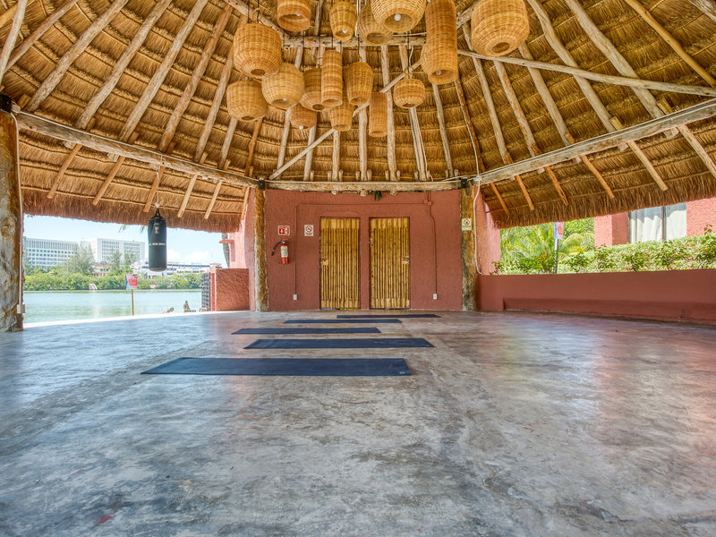 Selina Cancun Laguna Hotel Zone 15