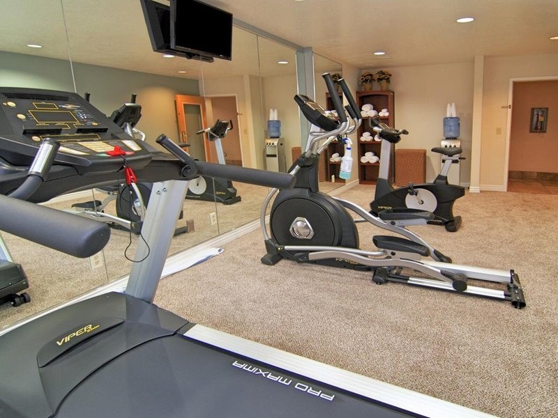 Ramada by Wyndham St George 11