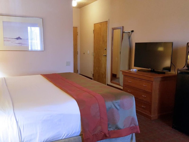 Ramada by Wyndham St George 12