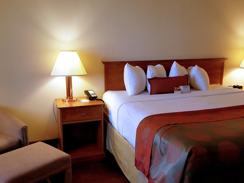 Ramada by Wyndham St George 14