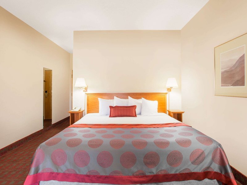 Ramada by Wyndham St George 15