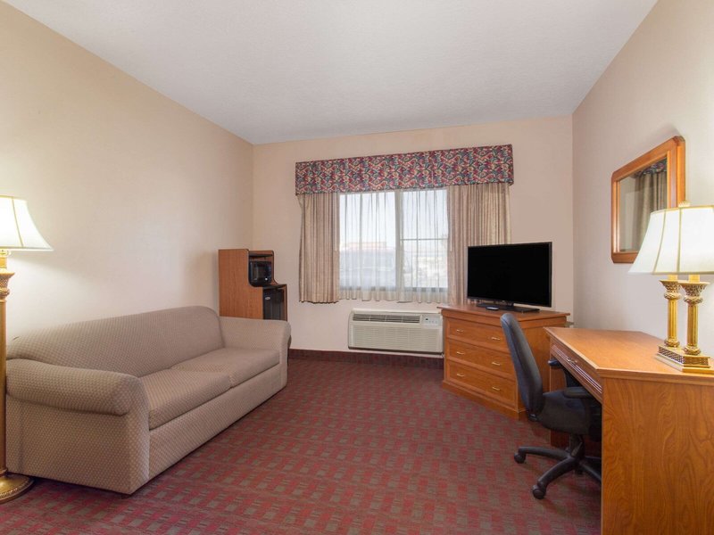 Ramada by Wyndham St George 16