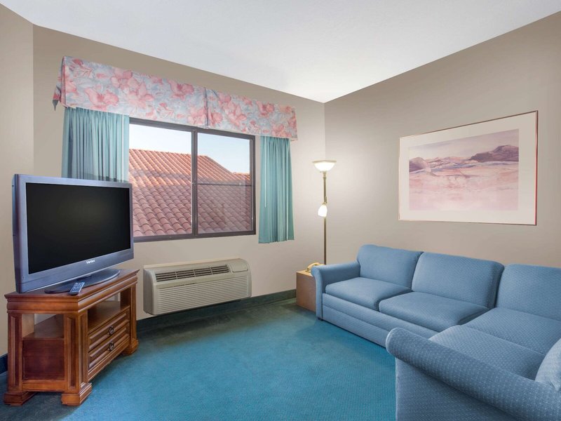 Ramada by Wyndham St George 19