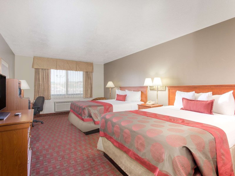 Ramada by Wyndham St George 20