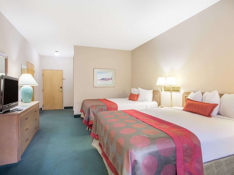 Ramada by Wyndham St George 26