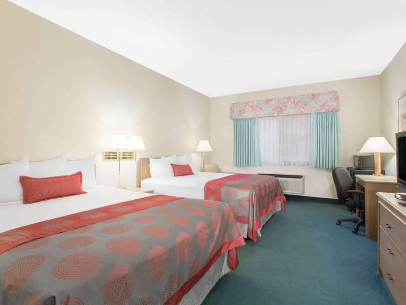 Ramada by Wyndham St George 27