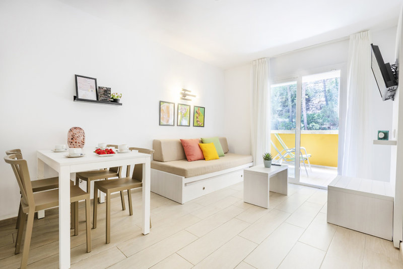 Flor Los Almendros Apartments 8