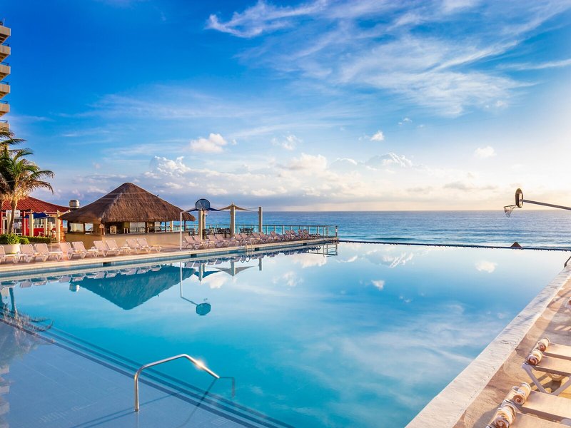 Crown Paradise Club 13