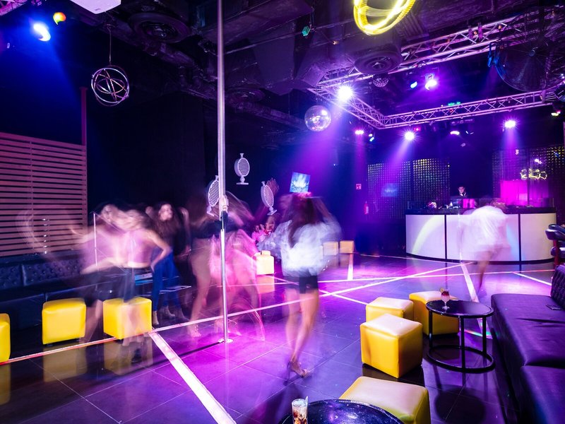 Crown Paradise Club 45