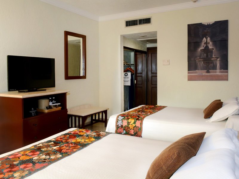 Adhara Hacienda Cancun 33