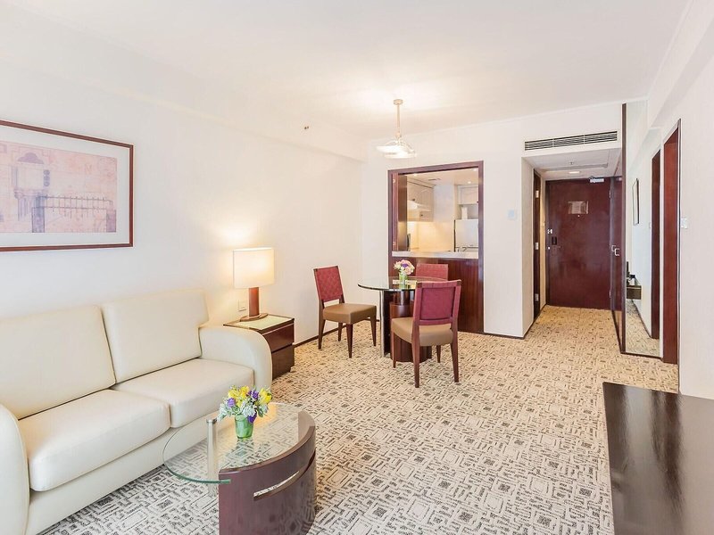 Regal Airport Hotel Hong Kong 8