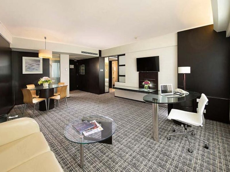 Regal Airport Hotel Hong Kong 10