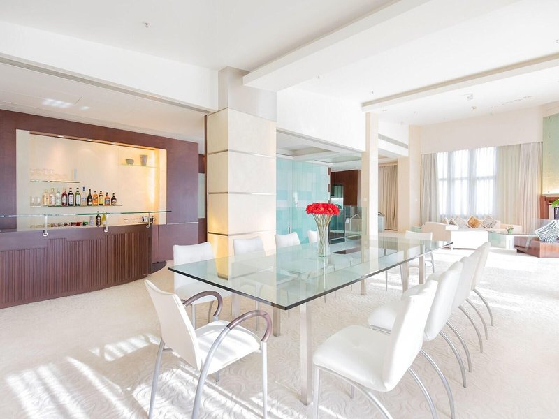 Regal Airport Hotel Hong Kong 11