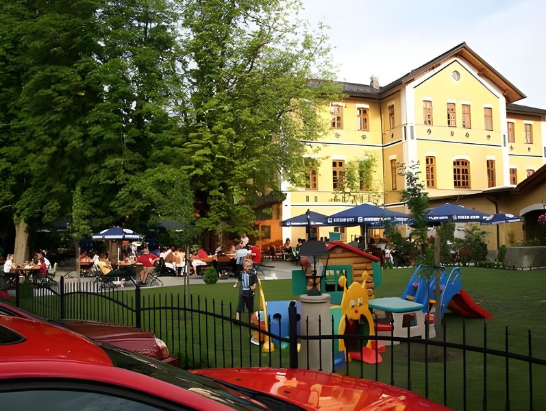 Waldschloss 4