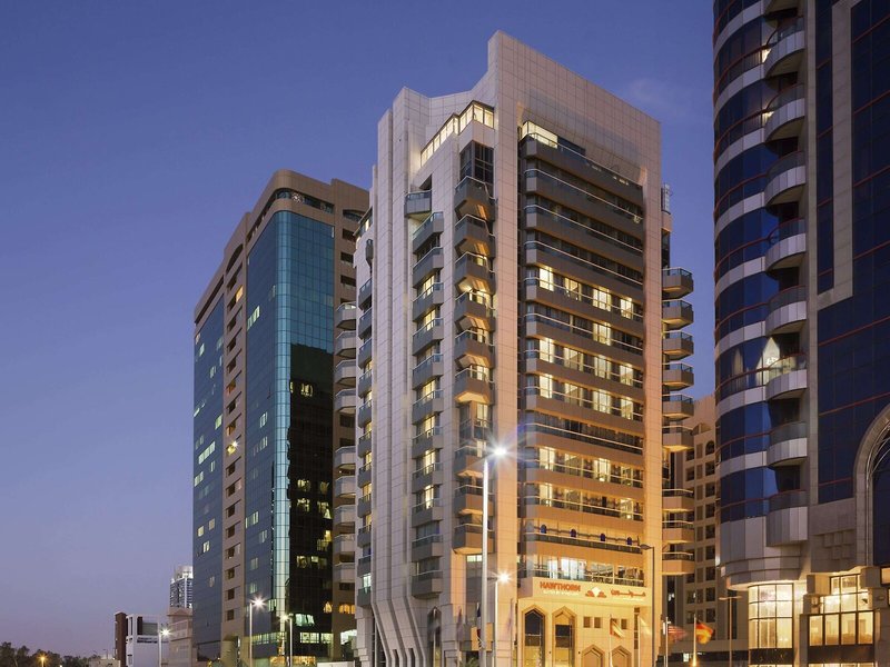 Hawthorn Suites by Wyndham Abu Dhabi City Centre 2 - Exterior