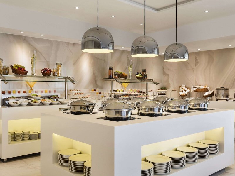 Hawthorn Suites by Wyndham Abu Dhabi City Centre 6 - Restaurant