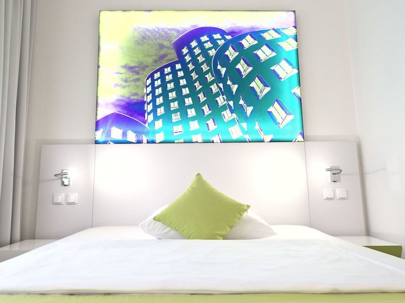 Wyndham Garden Düsseldorf City Centre Königsallee 9