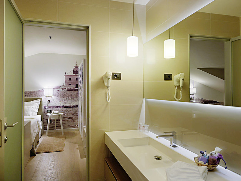 Osejava 28 - Room Example