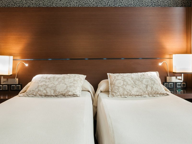 Colonial Barcelona 49 - Health & Beauty